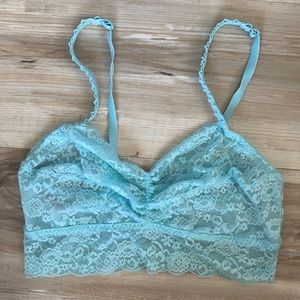 ❤️ Victoria’s Secret Lace Bralette Size Medium NWOT
